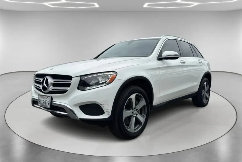 2017 Mercedes Benz GLC 300 photo 1