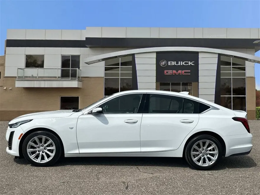 2023 Cadillac CT5 Luxury photo 1