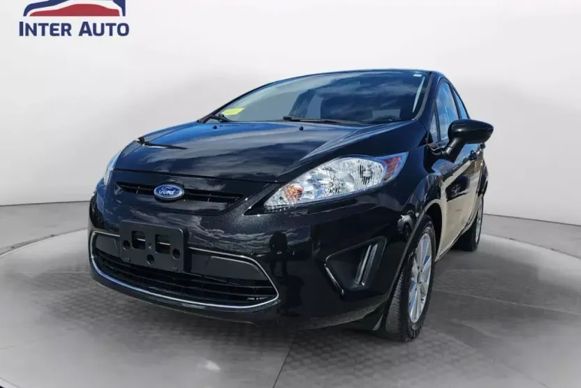 2011 Ford Fiesta SE photo 1
