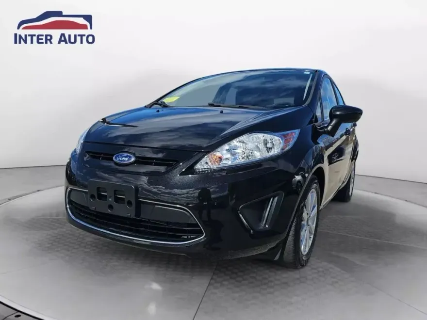 2011 Ford Fiesta SE photo 1