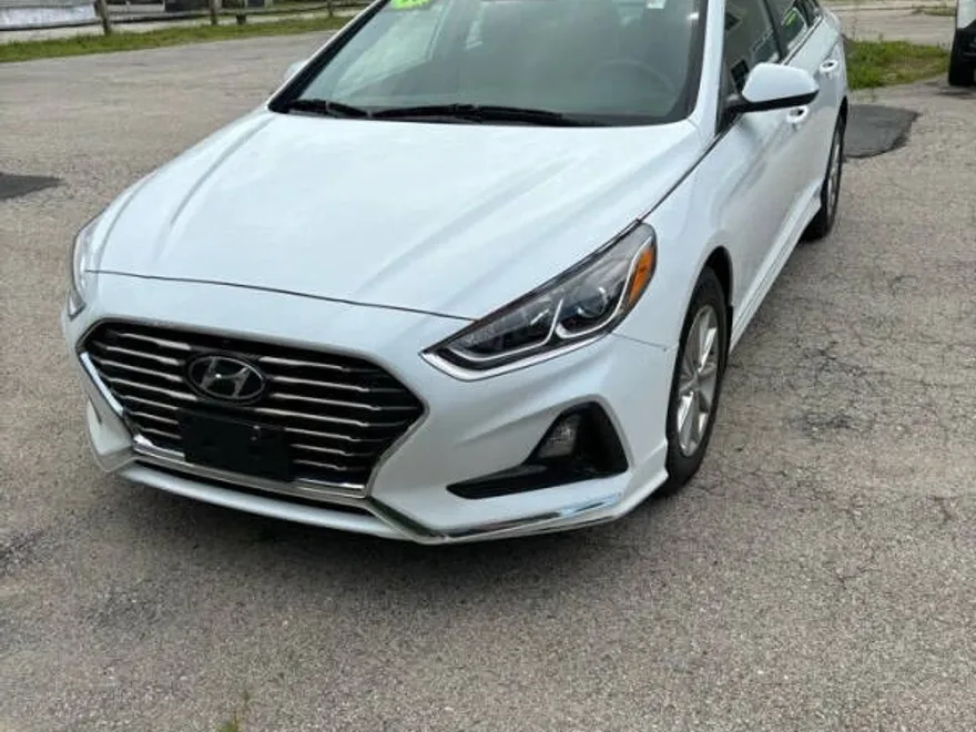 2019 Hyundai Sonata SE photo 1