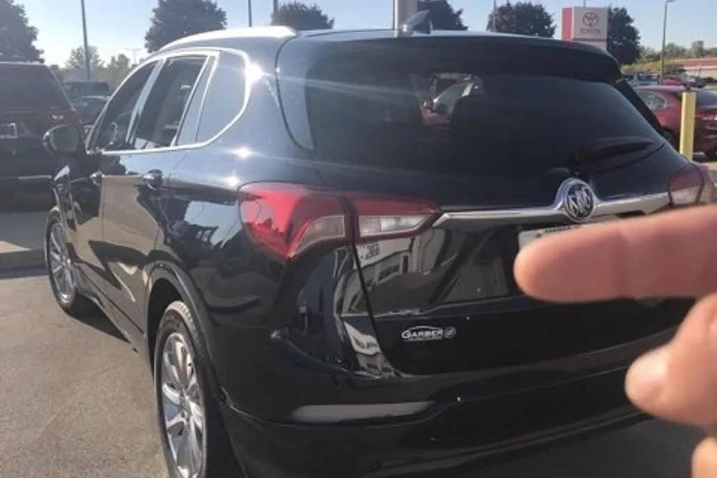 2020 Buick Envision Essence photo 1