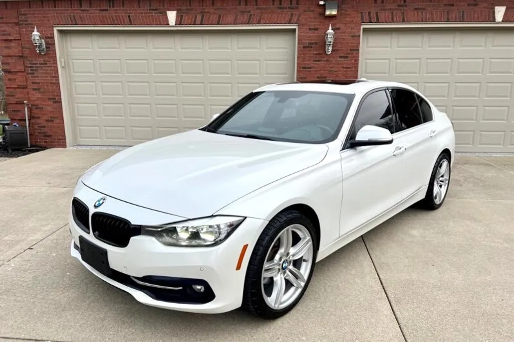 2017 Bmw 330i photo 1