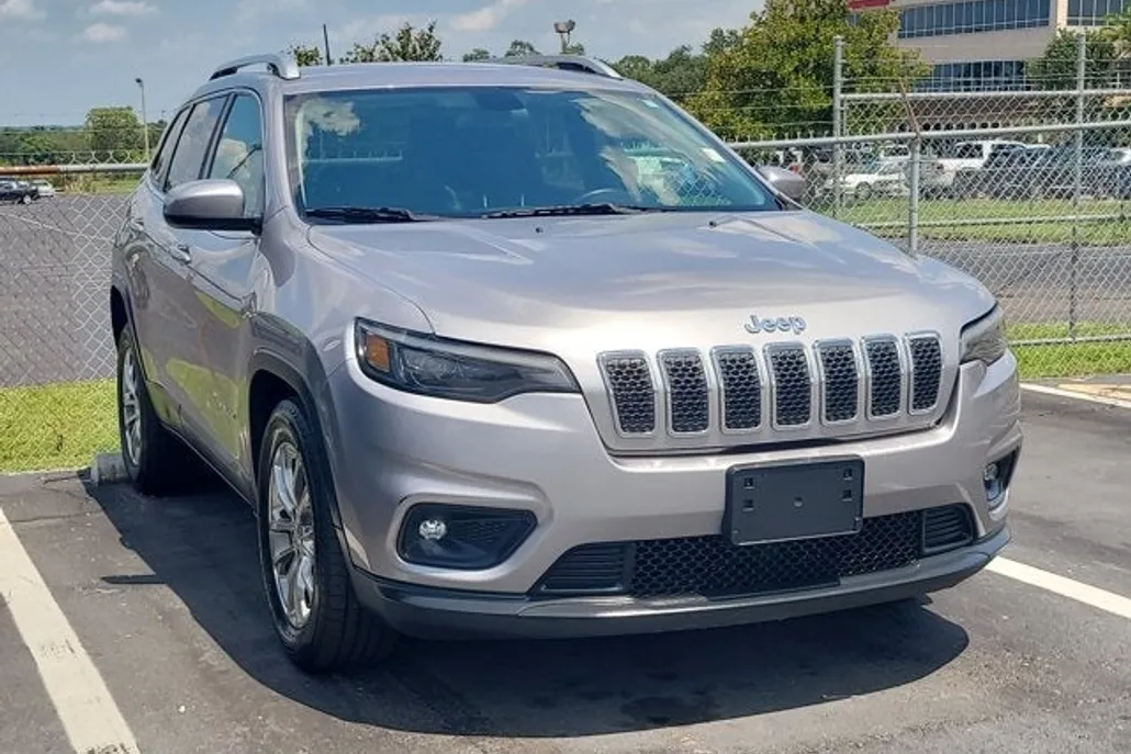 2019 Jeep Cherokee Latitude photo 1