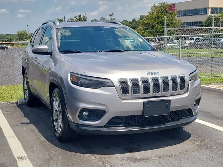 2019 Jeep Cherokee Latitude photo 1