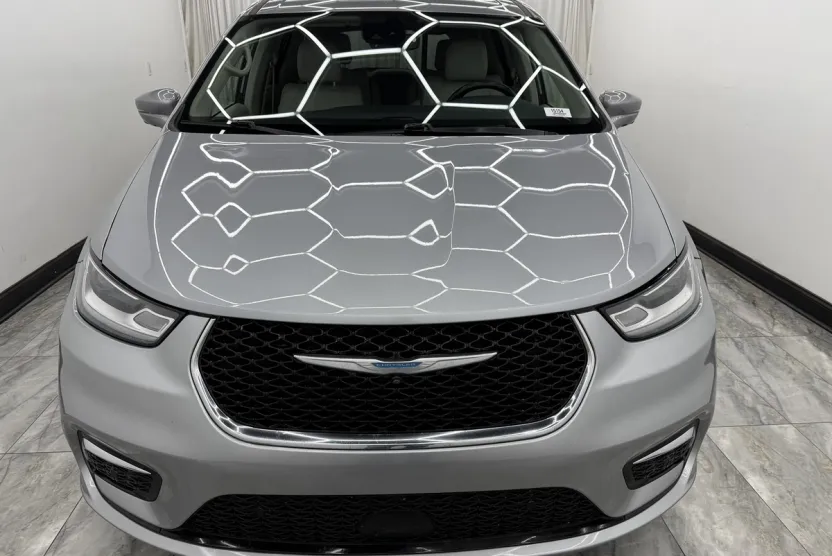 2021 Chrysler Pacifica Hybrid Touring L photo 1