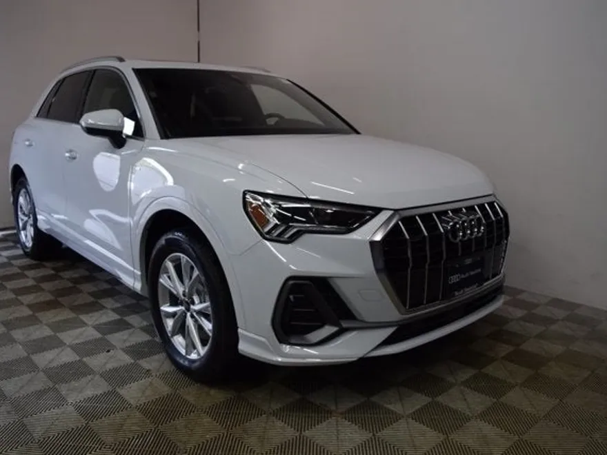 2025 Audi Q3 S line Premium Plus photo 1