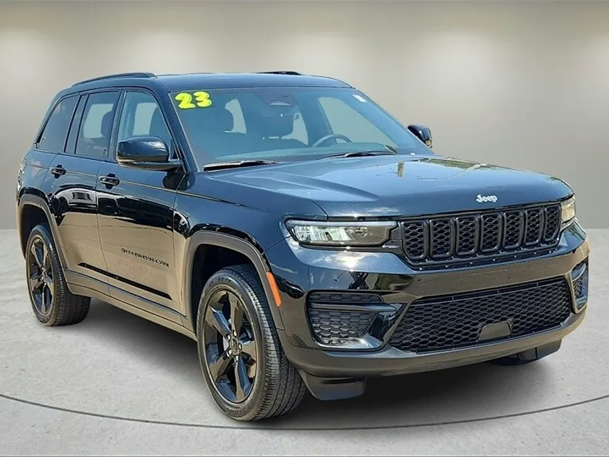 2023 Jeep Grand Cherokee Altitude photo 1