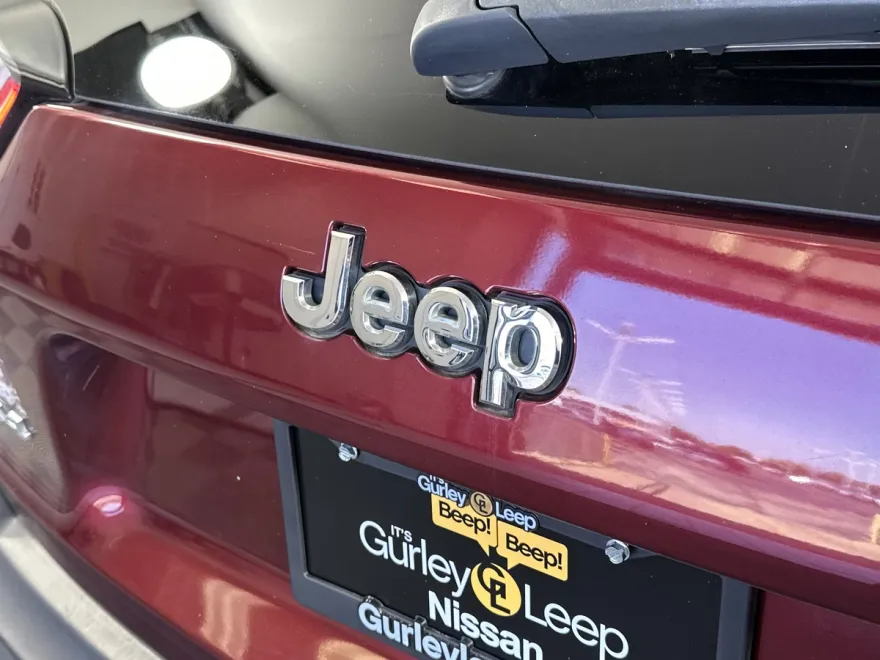 2019 Jeep Cherokee Limited photo 1