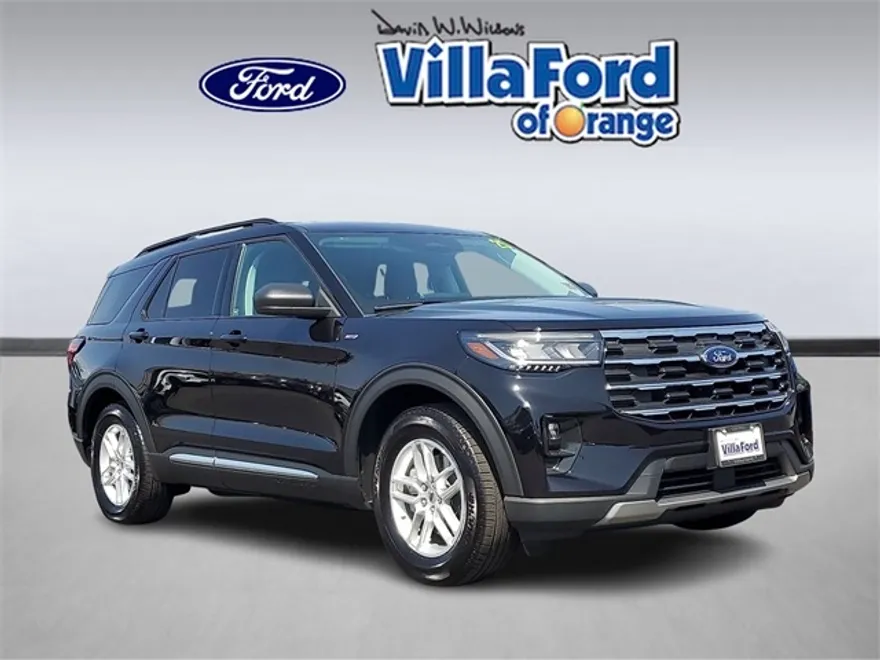2025 Ford Explorer photo 1