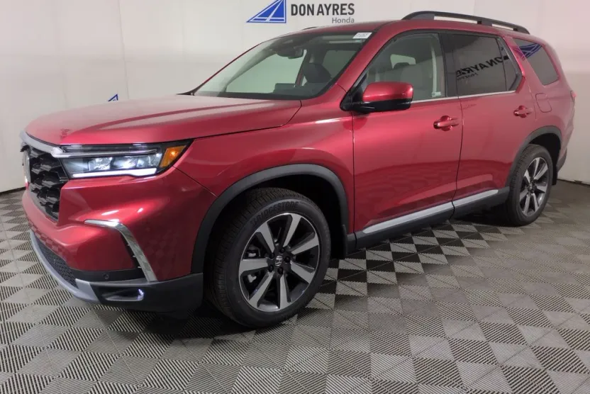 2025 Honda Pilot Touring photo 1