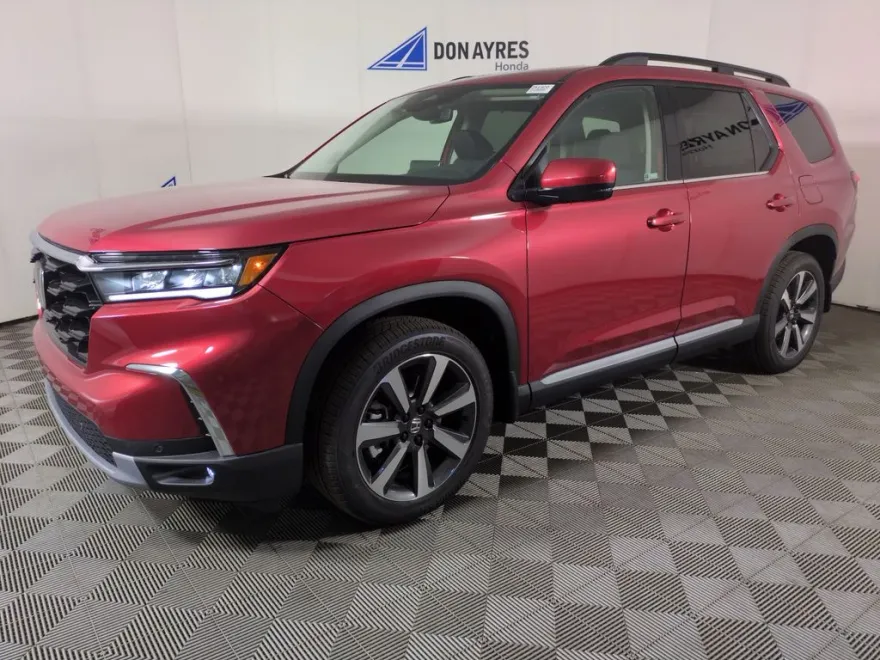 2025 Honda Pilot Touring photo 1