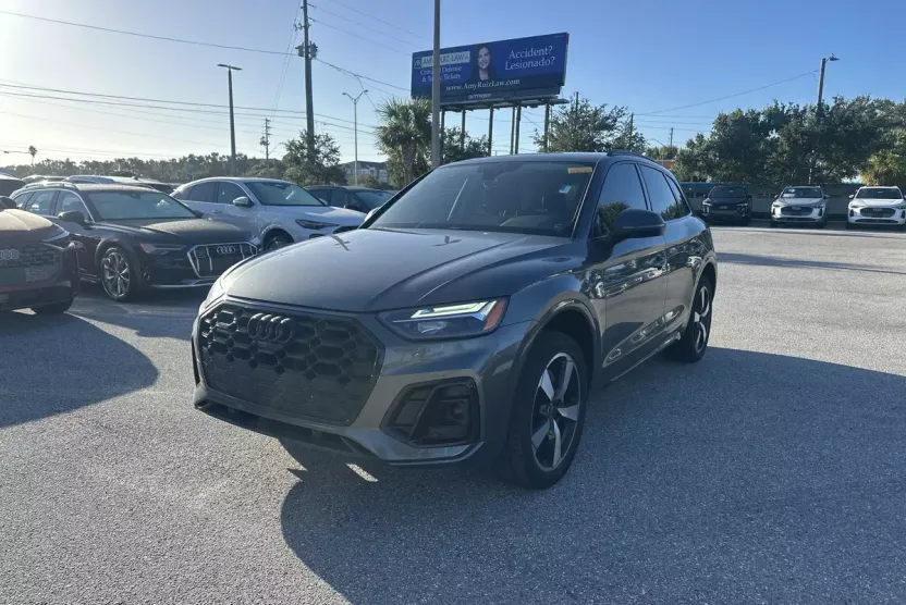 2023 Audi Q5 S line Premium Plus photo 1