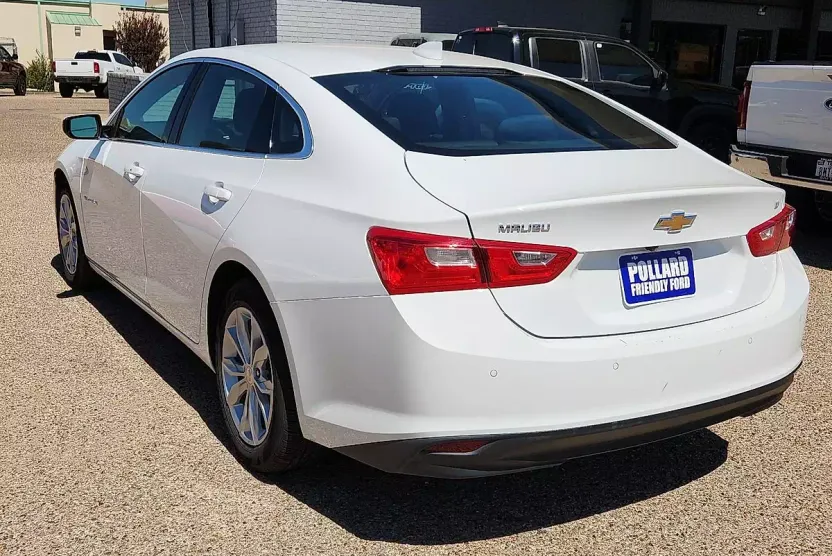 2024 Chevrolet Malibu 1LT photo 1