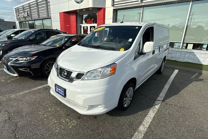2020 Nissan NV200 SV photo 1