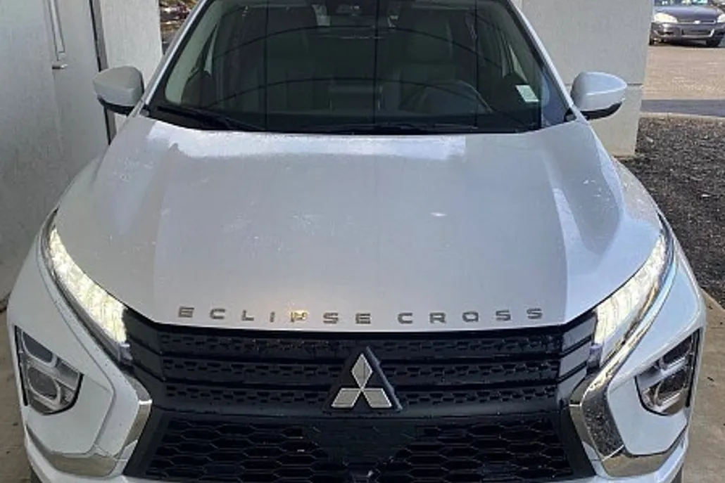 2024 Mitsubishi Eclipse Cross SE photo 1