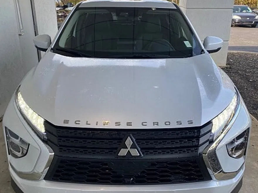 2024 Mitsubishi Eclipse Cross SE photo 1