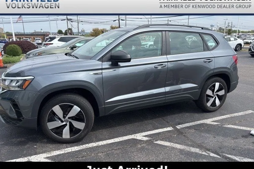 2024 Volkswagen Taos S photo 1