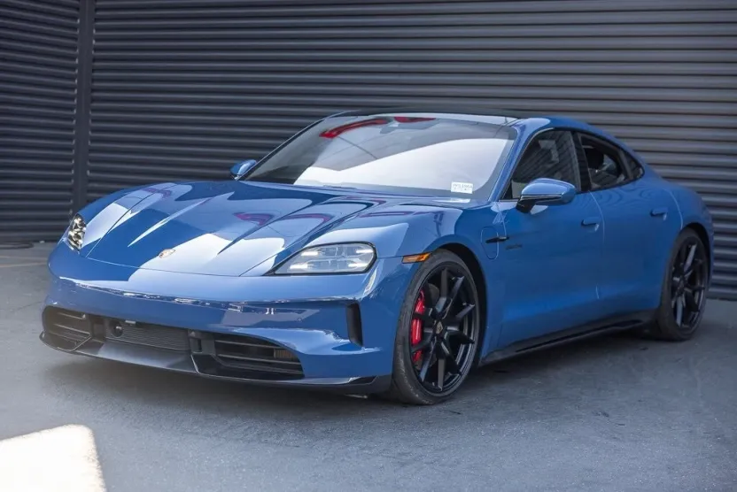 2026 Porsche Taycan GTS photo 1
