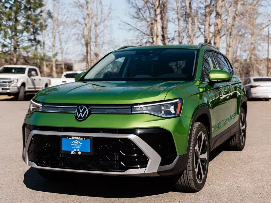 2025 Volkswagen Taos SEL photo 1