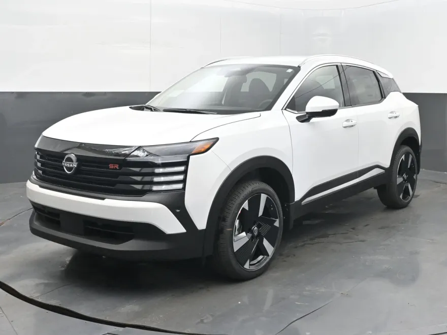 2025 Nissan Kicks SR photo 1