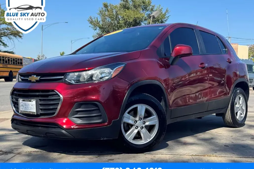 2022 Chevrolet Trax LS photo 1