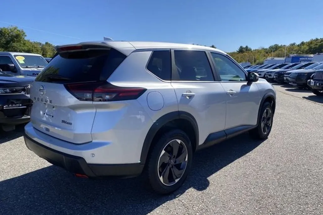 2024 Nissan Rogue SV photo 1