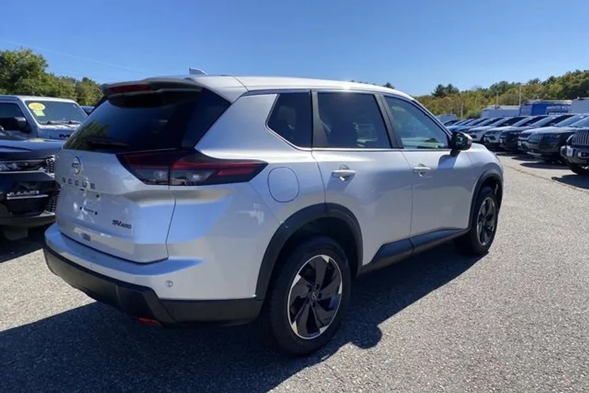 2024 Nissan Rogue SV photo 1