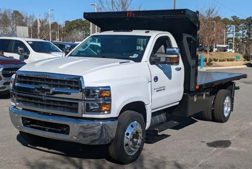 2024 Chevrolet Silverado 5500HD Work Truck photo 1