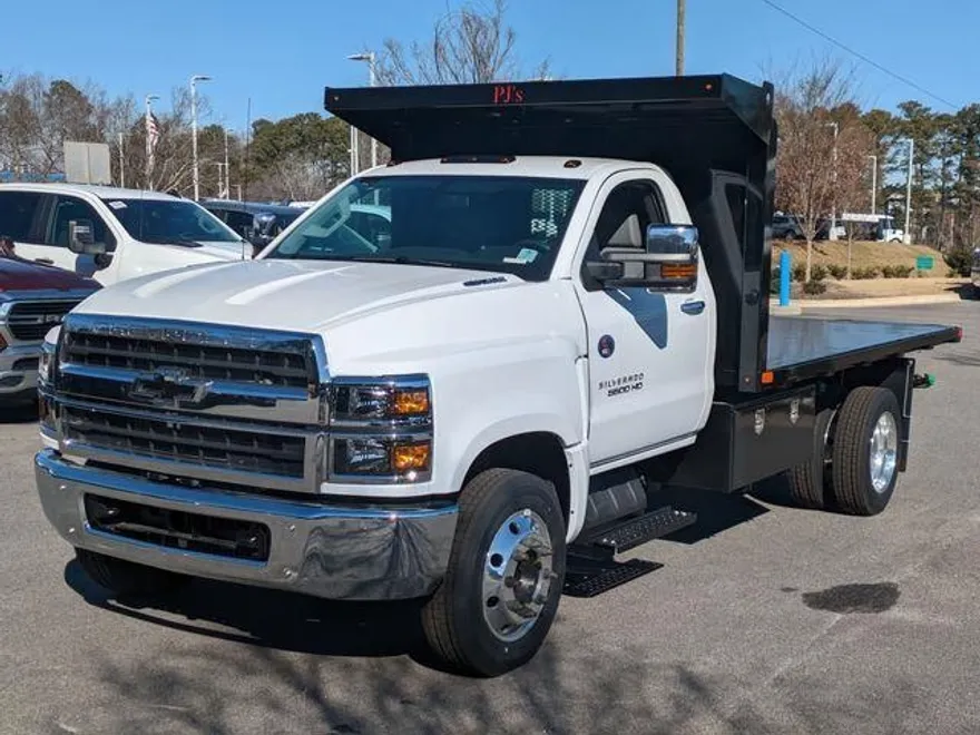 2024 Chevrolet Silverado 5500HD Work Truck photo 1