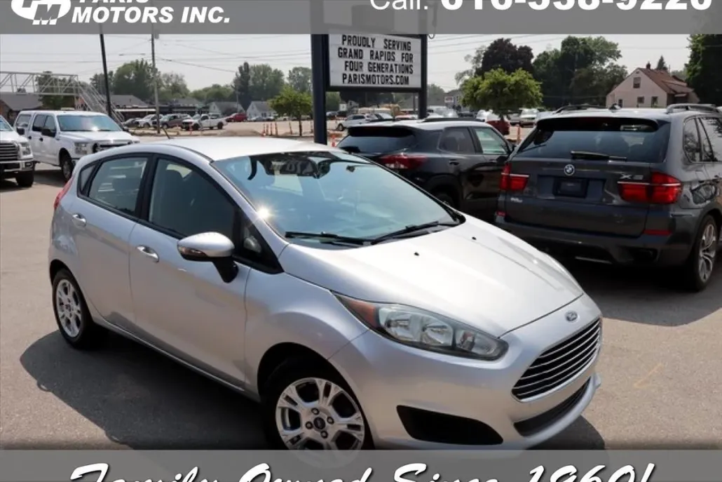 2016 Ford Fiesta SE photo 1
