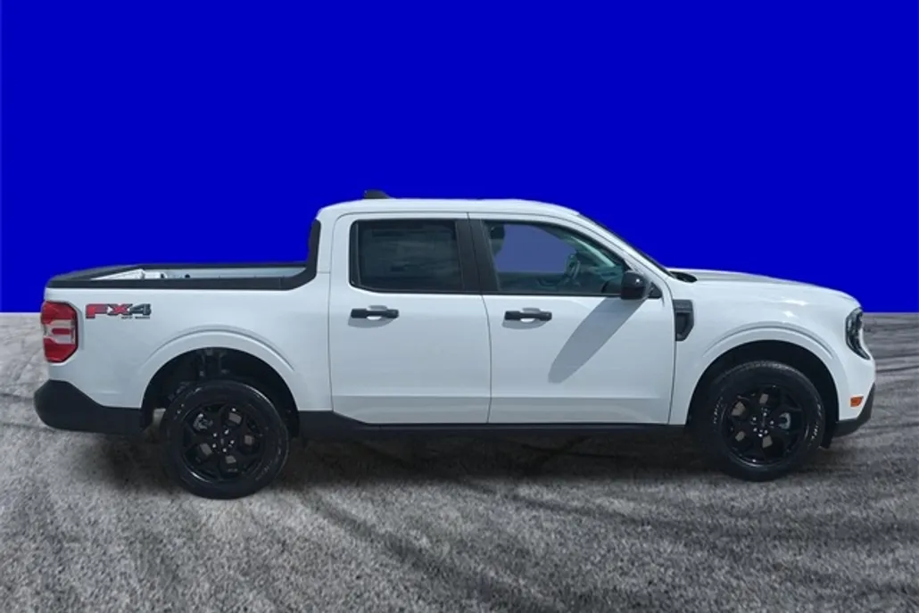2025 Ford Maverick XLT photo 1