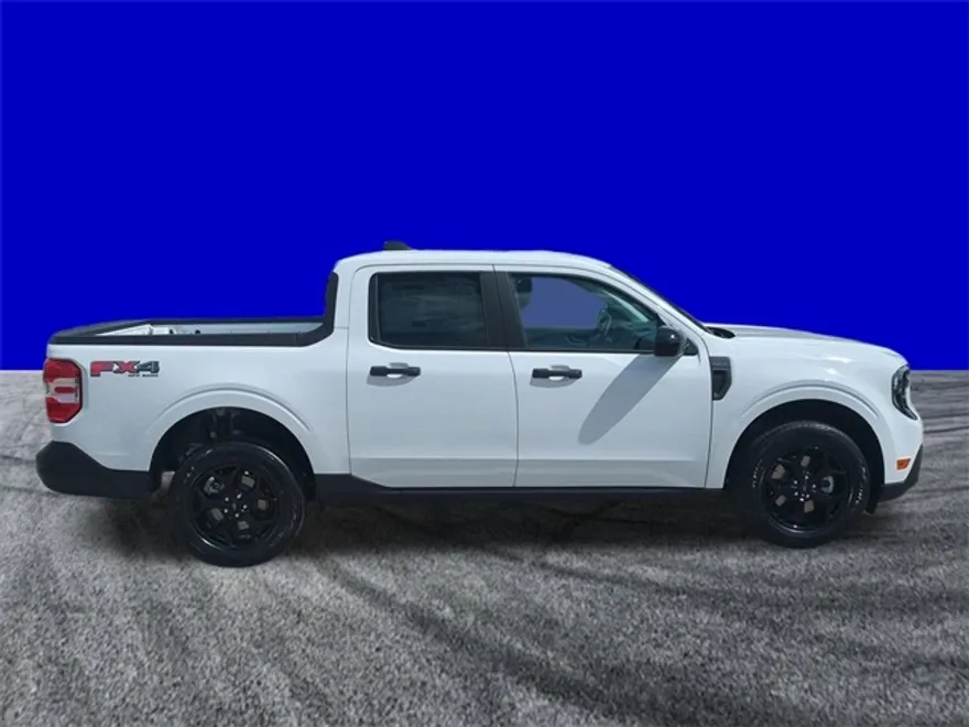 2025 Ford Maverick XLT photo 1