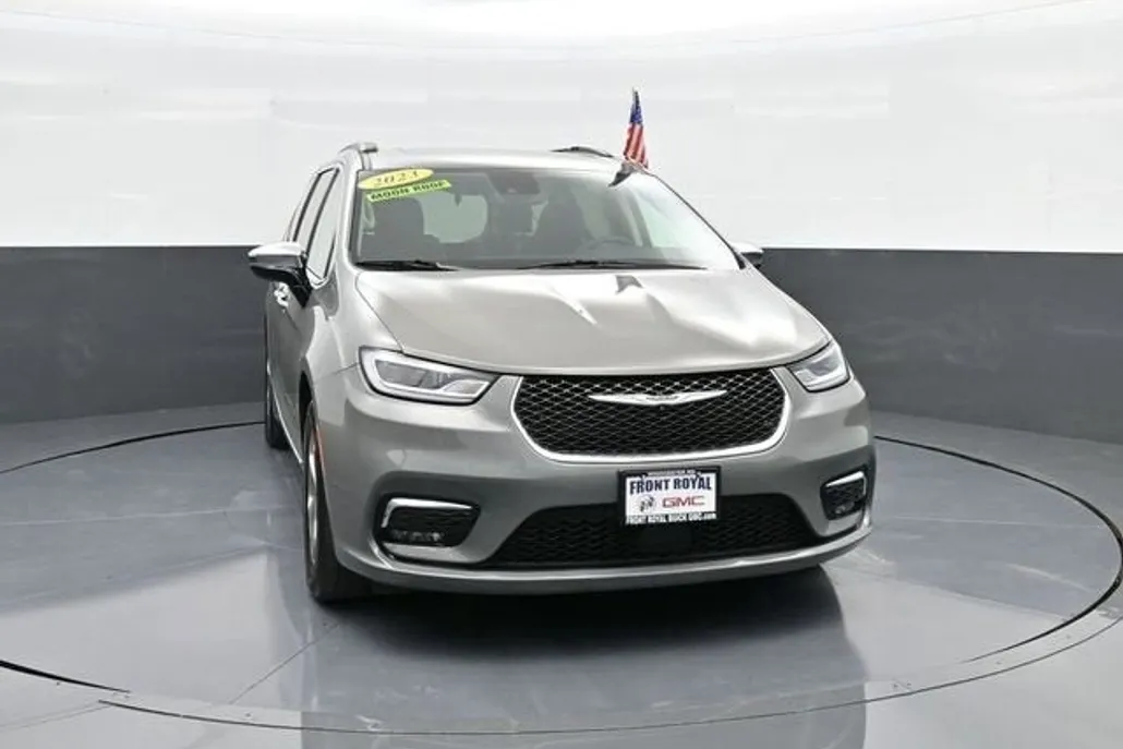 2023 Chrysler Pacifica Limited photo 1