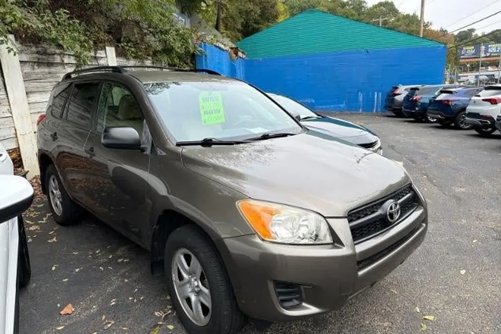 2011 Toyota RAV4 photo 1
