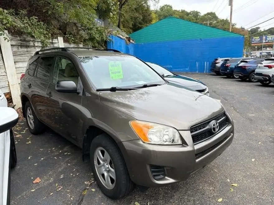 2011 Toyota RAV4 photo 1