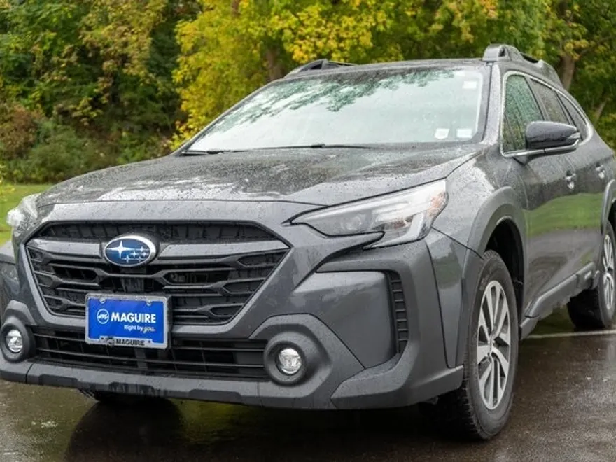 2023 Subaru Outback Premium photo 1