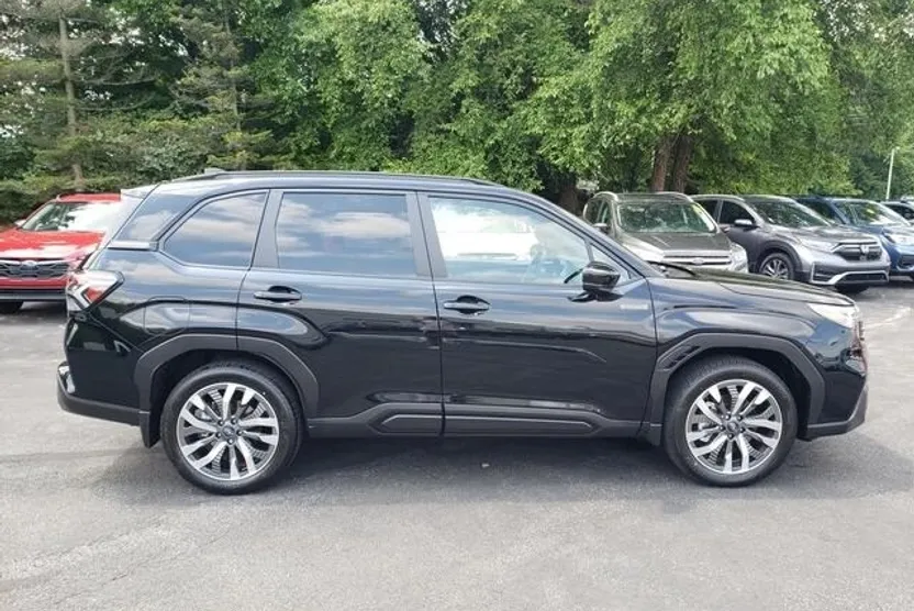 2025 Subaru Forester Touring photo 1