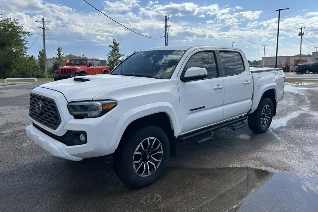 2021 Toyota Tacoma SR photo 1