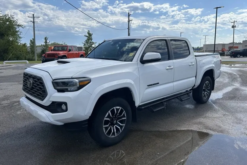 2021 Toyota Tacoma SR photo 1