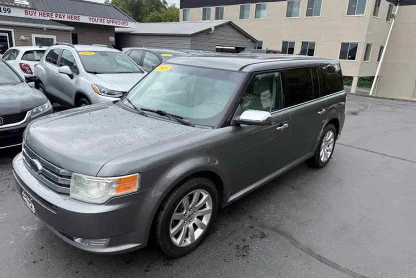 2010 Ford Flex Limited photo 1