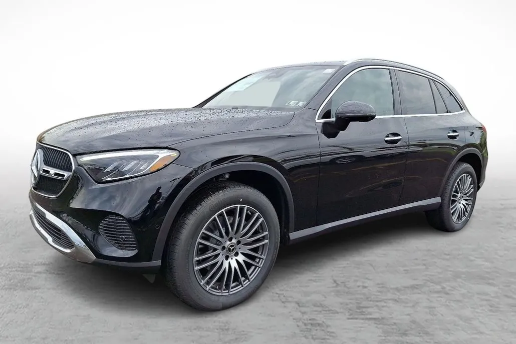 2025 Mercedes Benz GLC 300 4MATIC photo 1