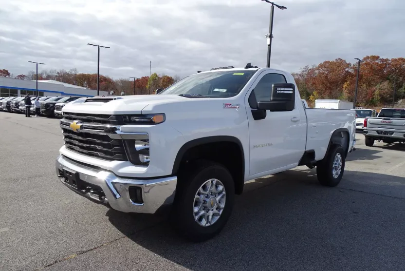 2025 Chevrolet Silverado 3500HD LT photo 1
