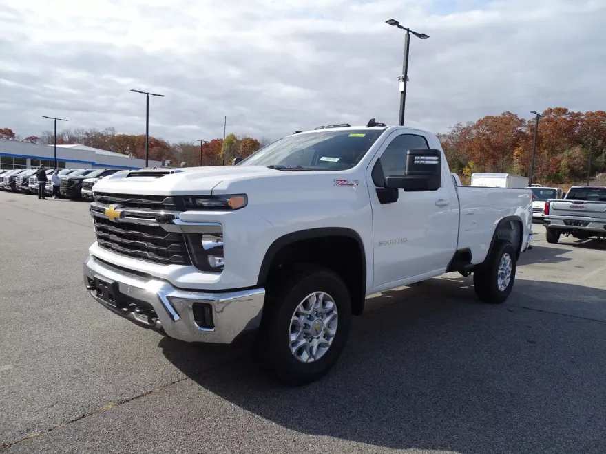 2025 Chevrolet Silverado 3500HD LT photo 1