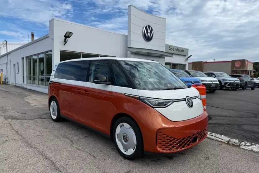 2025 Volkswagen ID. Buzz photo 1