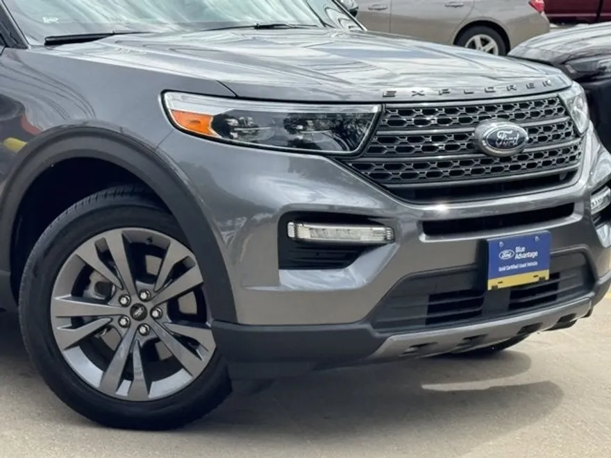 2022 Ford Explorer XLT photo 1