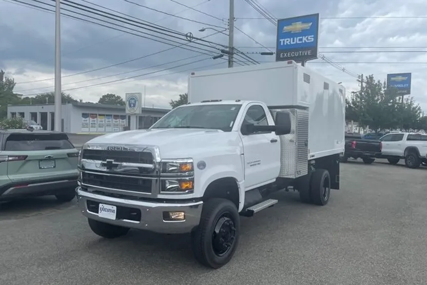 2025 Chevrolet Silverado 6500HD Work Truck photo 1