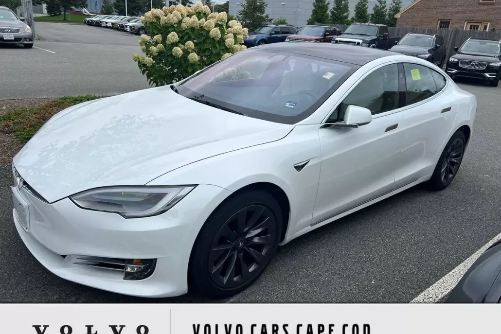 2020 Tesla Model S Long Range photo 1