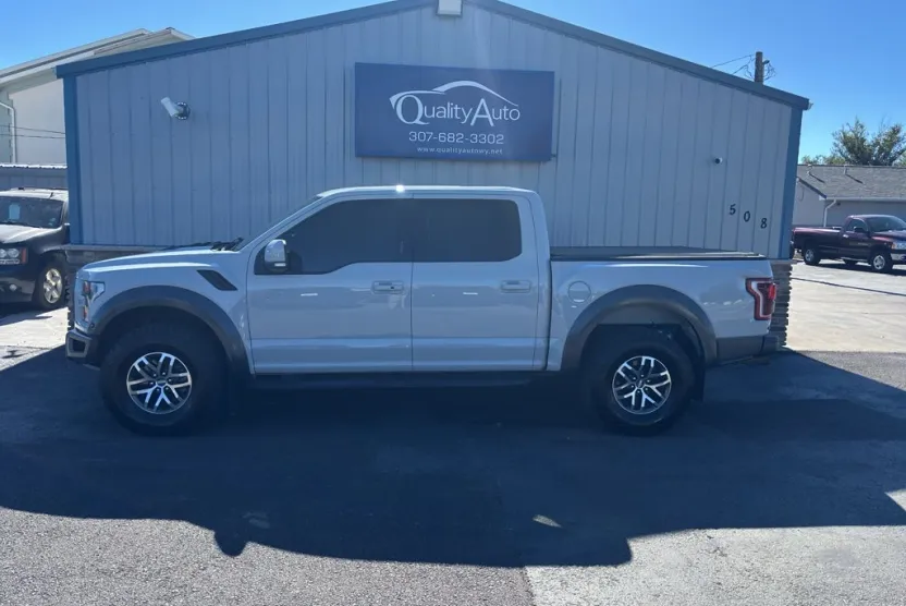 2017 Ford F-150 Raptor photo 1