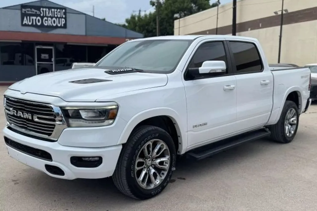 2022 Ram 1500 Laramie photo 1